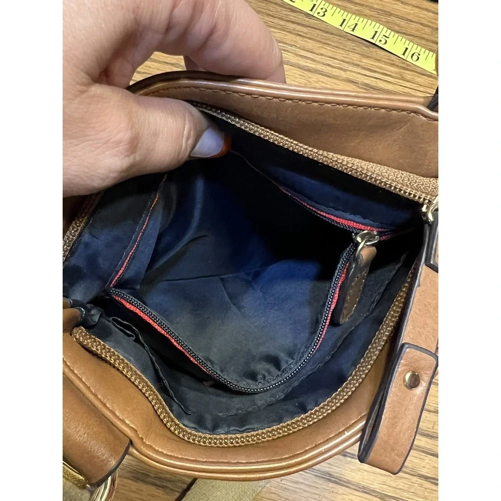 TOMMY HILFIGER CROSSBODY PURSE/BAG EUC‎